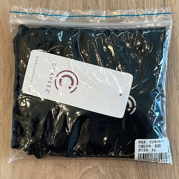 CURVEEZ Pure Shape Thong - Black - Picture 8 of 9